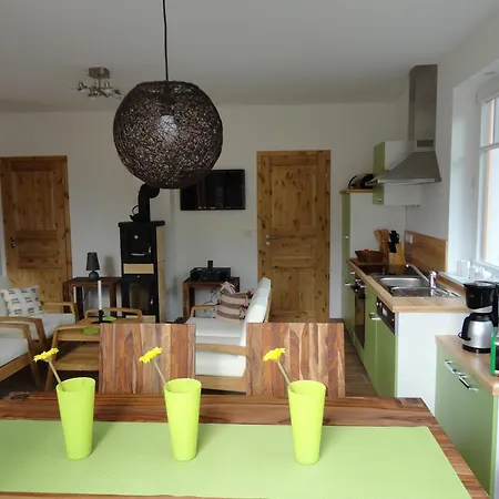 Boddenfrosch, Ruhig Gelegen Mitten Im Ortskern Von Mit Sauna Und Kostenlosem Parkplatz Apartmán Wieck